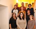 Bild: njn
Pfarrer Christoph Zeh (oberste Reihe links) und Kindergartenleiterin Brunhilde Minnich (oberste Reihe rechts) mit dem neuen Elternbeirat und deren Vorsitzenden Rita Fenzl (zweite Reihe mitte).