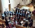 Bild: gz
Die professionellen Sängern des gemischten Kammerchors vom "Kollegium für geistige Musik" aus Klatovy und das hochkarätige Orchester "Consortium musicum" aus Pilsen feiern in der Pfarrkirche mit 100 Gästen eine gelungene Premiere.