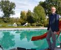 Bild: spw
So langsam kommt der Stein ins Rollen: Derzeit läuft die Ausschreibung für den Architekten, der das 48 Jahre alte Freibad in Rieden erneuern soll. Bürgermeister Erwin Geitner freut sich, dass etwas passiert.