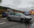 Bild: dob
Gehörig gekracht hat es am Mittwochvormittag auf Höhe der Ortschaft Döllnitz im Gemeindebereich Leuchtenberg. Zwei Verletzte und zwei total beschädigte VW Golf waren die Bilanz dieses Crashs.