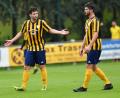 Bild: af
Die Kulmainer Christoph Dumler (links) und Manuel Bodner ärgern sich über die Heimniederlage gegen den FC Amberg.