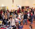 Bild: myd
Das Warten vor dem Jugendheim hat sich gelohnt. Die Besucher des Kindersachenflohmarkts erwartet ein riesen Angebot an Kinderkleidung und Spielsachen für ihren Nachwuchs. Auch für Kaffee und Kuchen ist gesorgt.