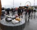 Bild: Felix Hörhager
1729 Tonnen Müll sammelte sich im vergangenen Jahr auf der Wiesn an - darunter allein über 500 Tonnen Speisereste samt abgenagter Hähnchenknochen. Jetzt gibt es eine neue Strategie zur Müllvermeidung.