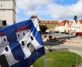 Bild: Gerhard Götz
Am Rathaus Horšovský Týn weht die Nabburger Flagge als Zeichen der Verbundenheit.