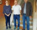 Bild: exb/Katrin Riedel
Bernhard Achatz (Mitte) ist neuer Außenstellenleiter. Dazu gratulierten Personalrätin Yvette Göhl und Amtsleiter Hermann Prölß.