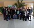 Bild: stn
Antrittsbesuch bei der Partnerschule in Tlucna ( Rektor Gerhard Steiner 3. von links und sein neuer Amtskollege Tomas Vavra ( vorne Mitte, mit Flasche Oberpfälzer Schnaps)