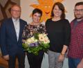 Bild: jr
Ihr 25-jähriges Dienstjubiläum im Konnersreuther Kinderhaus feierte Kinderpflegerin Kerstin Müller (Zweite von links). Dazu gratulierten Bürgermeister Max Bindl (links) sowie Kinderhausleiterin Imke Steinert und Elternbeiratsvorsitzender Philipp Schwan.