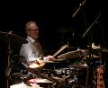 Bild: Stefan Voit
In kleinen Clubs hat Ginger Baker Mitte der 50er Jahre mit Jazz-Konzerten seine Karriere begonnen. 2014 spielte er mit seiner „Jazz Confusion“ in der Fürther Kofferfabrik.