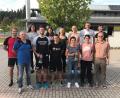Bild: Thomas Pröls 
Die beiden Siegermannschaften beim AKW-Volley-Cup in Schnaittenbach: das Team Freimberger mit Karin Nanka (vorne rechts mit Pokal), das Team Camp Duschbier mit Moritz Hanft (vorne links mit Pokal) und Turnierleiter Günter Dobmeier (links).