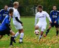 Bild: ham
Lukas Riedl (im weißen Trikot am Ball) und seine Teamkollegen feierten am Ende einen verdienten 3:1-Erfolg gegen
