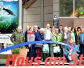 Bild: es
Auch das "Haus am Strom" gibt den Teilnehmern der Erkundungsfahrt Einblicke. Beim Besuch von drei Umweltbildungseinrichtungen holen sich die Tännesberger Anregungen für den Bau des "Hauses Biodiversität.