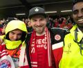 Bild: mr
Fußballfans aus der Oberpfalz feiern das Schützenfest in Tottenham. Der FC Bayern besiegte Tottenham Hotspur am zweiten Spieltag der Champions-League mit 7:2.