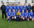 Bild: bra
Die erfolgreichen Frauen des FC Edelsfeld mit Vorstand Manfred Bär (links) und Teamverantwortlicher Sabrina Ertl (Zweite von .rechts).