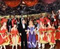 Bild: exb/Hartinger; Repro: Gabi Schönberger
Eine rauschende Ballnacht feiern die Oberpfälzer Landsmannschaften 1987 in München mit ihrem damaligen Vorsitzenden Karl Hartinger (vorne, Dritter von links).