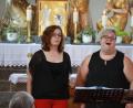 Bild: njn
Bettina Mildner und Stephanie Gröger (von links) singen am Sonntag in der Steinwaldkirche