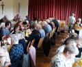 Bild: mez
Über 100 Gäste nutzten den insgesamt rund dreistündigen Erntedank-Brunch im Herz-Jesu-Pfarrheim, um sich zu stärken und miteinander in Gespräch zu kommen.