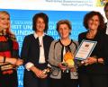 Bild:  exb/StMGP
Gesundheitsministerin Melanie Huml (links) zeichnete (von links) Rosi Jarema, Helene Peter und Christine Meseth-Voß aus. Dazu gratulierte auch Rainer Schäfer (rechts), Vorsitzender des Stiftungsrats der Bayerischen Stiftung Hospiz.