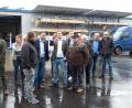 Bild: hme
Markus Kiener (Mitte) erklärt den Delegationsteilnehmern der drei CSU-Ortsverbände aus Luhe-Wildenau.