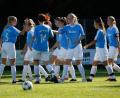 Archivbild: Venzl
Die Fußballerinnen des TSV Theuern freuen sich über einen Auswärtssieg beim SC Biberbach.