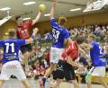 Bild: Ziegler
Der Sulzbacher Rechtsaußen Patrick Klee (hinten) erzielt per Sprungwurf eines seiner vier Tore im Nachbarduell gegen die SG Auerbach/Pegnitz.