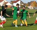 Bild: A. Schwarzmeier
Der ATSV Tirschenreuth (grüne Trikots) besiegte am Sonntag den TSV Waldershof II mit 4:1 und übernahm damit die Tabellenführung in der Kreisklasse Stiftland.