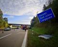 Bild: Alexander Auer
Ein Audifahrer ist auf der A93 in ein Straßenschild gekracht.