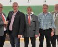 Bild: att
Bürgermeister Uli Roth gratulierte Horst Bauer zum anspruchsvollen Amt des ersten Vorsitzenden der Schützengesellschaft 1898 Thumsenreuth. Von links: der bisherige Vorsitzende Norbert Lippert, neuer Vorsitzender Horst Bauer, Bürgermeister Uli Roth, zweiter Vorsitzender Volkmar Sirtl, neuer Jugendleiter Wolfgang Schraml, zweiter Gauschützenmeister Martin Häupler.