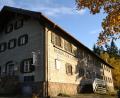 Bild: rti
Momentan wird eine Machbarkeitsstudie für das Projekt "1. Europäisches Naturverständniszentrum Silberhütte" erstellt. Das sanierungsbedürftige Schutzhaus könnte zum "grünen Klassenzimmer" werden.