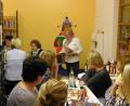 Bild: exb
Buchvorstellungen zur Weinprobe – eine perfekte Mischung beim ersten Wein-Lese-Abend in der Neuhauser Pfarrbücherei.