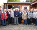 Bild: u
Einen interessanten Tag beschert der VdK-Ortsverband den 52 Frauen und Männern, die an der vom stellvertretenden Ortsvorsitzenden Ludwig Gruber (hinten rechts) organisierten Tagesfahrt ins Fichtelgebirge teilnehmen.