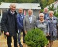 Bild: gis
Glückwünsche überbrachten zur diamantenen Hochzeit von Gerlinde und Rudolf Kiesewetter (Dritte und Vierter von rechts) unter anderem zweiter Bürgermeister Karl-Heinz Glaser (von links) und Verwaltungsleiter Thomas Förster sowie der stellvertretende Vorsitzende Kreisgruppe der Sudetendeutschen Landsmannschaft Helmut Hempel (Zweiter von rechts) mit seiner Ehefrau Gudrun (rechts).