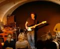 Bild: kbw
Hansi Enzensberger an der legendären Hammond B3, Bassist Ludwig Klöckner und Drummer Manfred Enzensberger bringen viel Energie ins Publikum.