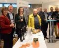 Bild: Kunz
Vier Winzer-Familien aus Weiden am See heißen Weinfreunde im City Center willkommen.