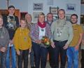 Bild: wee
Der Schützenkönig des Schützenvereins Wernberg-Köblitz heißt erneut Andreas Krös. Er wird unterstützt von Schützenliesl Michaela Piehler und Jugendkönig Daniel Benkner. Unser Bild zeigt von links: Schützenmeister Hans Dotzler, ersten Jugendritter Daniel Laufmann, Jugendkönig Daniel Benkner, zweiten Jugendritter Tobias Laufmann, Hans Geßl, Schützenliesl Michaela Schlosser, ersten Ritter Hans-Peter Weidner, Schützenkönig Andreas Krös, zweiten Ritter Patrick Tischler und Josef Kurzwart.