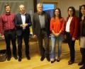Bild: weu
Beratungslehrerin Ramona Fuchs (Dritte von rechts) vermittelte den Eltern in einem informativen Vortrag mit vielen Beispielen die Voraussetzungen, die ein Kind zum guten Schulstart haben sollte. Konrektorin Christine Losch (rechts) begrüßte dazu die Vertreter der verschiedenen Schularten.