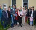 Bild: jr
Eine Gruppe der CSU um Ortsvorsitzenden und Bürgermeisterkandidat Andreas Malzer (Vierter von links) besichtigte das Seniorenzentrum Theresianum. Erwartet wurden die Besucher von Direktorin Lisa Zang (Sechste von rechts) und Pflegedienstleiterin Henrike Neumann (Fünfte von rechts).