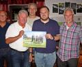 Bild: R. Kreuzer
Vereine brauchen Nachwuchs. Wie sie ihn gewinnen können besprachen (von links) Reinhard Rengsberger, Hans Forster, Marcus Meier, Christopf Kellner und Franz Bäumler beim Ehrenamtstreffen beim FC Weiden-Ost.