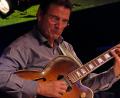 Bild: lr
Im Rahmen der Jubiläumstour zu seinem 60. Geburtstag gastiert Roberto Bossard mit seiner „New Group“ am 25.Oktober beim Jazz-Zirkel-Weiden. Mitreißende Spielfreude und musikalisches Feingefühl sind angesagt!