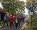 Bild: sön
Bei herrlichem Herbstwetter kamen die Senioren-Wanderer auf dem Fünf-Flüsse-Rad- und Wanderweg durch Leidersdorf.