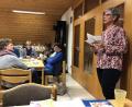 Bild: exb
Claudia Burger (rechts) vom Hospizverein Schwandorf hielt beim Frauenbund Schwarzach-Altfalter einen berührenden Vortrag über die Hospizarbeit.