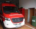 Bild: wro
Das neue Feuerwehr-Mehrzweckfahrzeug: Seit einigen Tagen steht es für künftige Einsätze in der Fahrzeughalle bereit. Die Segnung findet am kommenden Sonntag statt.