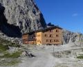 Bild: hä
Die Karlsbader Hütte liegt auf 2260 Meter Höhe und rückt am Samstag mit in den Mittelpunkt der Sendung "9 Plätze, 9 Schätze".