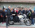 Den Chef und Initiator Thomas Kormann begleiteten seine Ehefrau Claudia, Hans Kormann, Andrea Lehner, Herbert Schramm und Hermann Eckert zur Übergabe der Mogo-Spende an der Realschule.