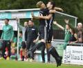 Bild: Ziegler
Gute Erinnerungen hat die DJK Ammerthal an das Hinspiel gegen die DJK Don Bosco Bamberg. Zum Saisonauftakt gab es einen 2:1-Sieg gegen die Oberfranken, das 2:0 erzielte Christian Schrödl (rechts), der seinen Treffer hier mit Patrick Pfahler bejubelte.