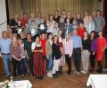 Bild: frd
67 der knapp 80 Freizeit-Olympioniken haben unter der Regie der KSK Oberviechtach die Leistungen für das Sportabzeichen erfüllt. 65 holten die Medaille in Gold. Sportlicher Senior war Erhard Wagner (hinten, Fünfter von rechts) mit 90 Jahren.
