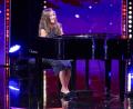 Bild: TVNOW / Stefan Gregorowius
Daumen drücken für Dascha: Mit "Claire du Lune" will die Zwölfjährige bei RTLs "Supertalent" Dieter Bohlen und Co überzeugen. Das Lied spielte sie auch bei den Wurzer Sommerkonzerten.