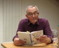 Bild: ubb
Manfred Brunner verstand es hervorragend, Gedichte und Geschichten im Dialekt informativ und gleichzeitig sehr unterhaltsam zu erzählen. Aus Barbara Heinrichs Dialektbuch las er zwei Geschichten vor.