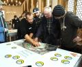 Bild: Petra Hartl
Junge Leute aus Amberg diskutieren mit Entscheidungsträgern der Stadt beim Jugendgipfel im Rathaus.