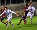 Bild: A. Schwarzmeier
Michael Busch dreht nach seinem Tor zur 1:0-Führung für die SpVgg SV Weiden jubelnd ab, auch Teamkollege Stefan Graf (rechts) findet den Treffer toll.