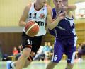 Bild: A. Schwarzmeier
Jung-Aufbauspieler Yannik Stein (am Ball) zeigt beim Heimsieg der Neustädter Basketballer gegen Gotha erneute eine ansprechende Leistung.